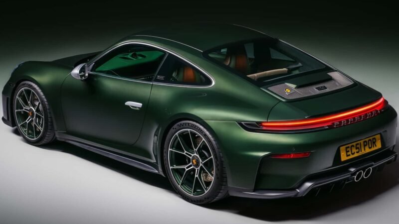 Porsche 911 GT3 Touring Earls Court 51 Edition terá só 51 unidades, com banco traseiro, madeira e veludo cotelê