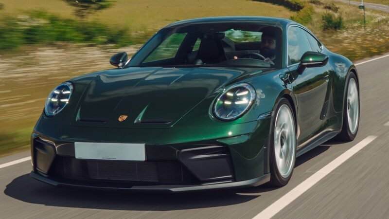 Porsche cria curso para ensinar a derrapar com o 911 GT3 por cerca de R$ 7,8 mil