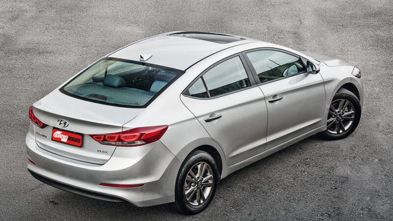 Cinco carros médios usados que custam o mesmo que um compacto da mesma época