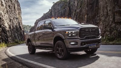 Ram 2500 Laramie Night Edition 2027 chega ao Brasil por R$ 569.990