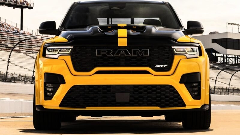 Nova Ram Rumble Bee abre pedidos e esgota toda a produção até março de 2027; picape tem V8 Hemi de cerca de 400 cv
