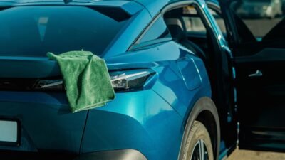 Lavagem a seco do carro: alternativa para quem mora em prédio e não tem acesso à água
