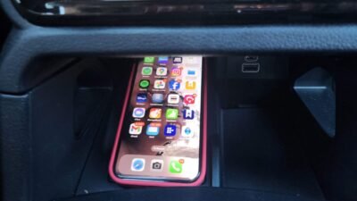 Uber é condenada a pagar R$ 7 mil a passageiro que esqueceu celular em carro no Ceará