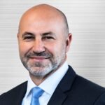 Presidente da Stellantis na América do Sul diz que empresa pode se associar a até 10 marcas chinesas, se necessário