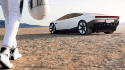 Novo Tesla Roadster promete 0 a 97 km/h em 0,81 segundo e saltos com propulsores; produção está prevista para 2028